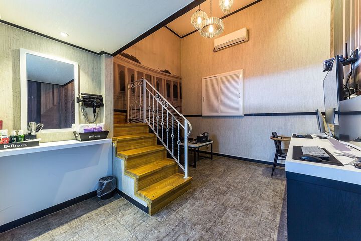 Room 8 of 57