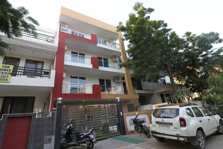 OYO 8536 Azad Sqaure