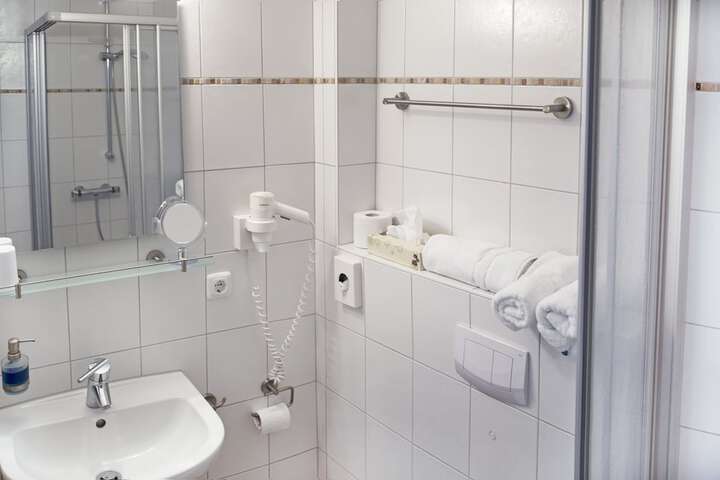 Room 13 of 23