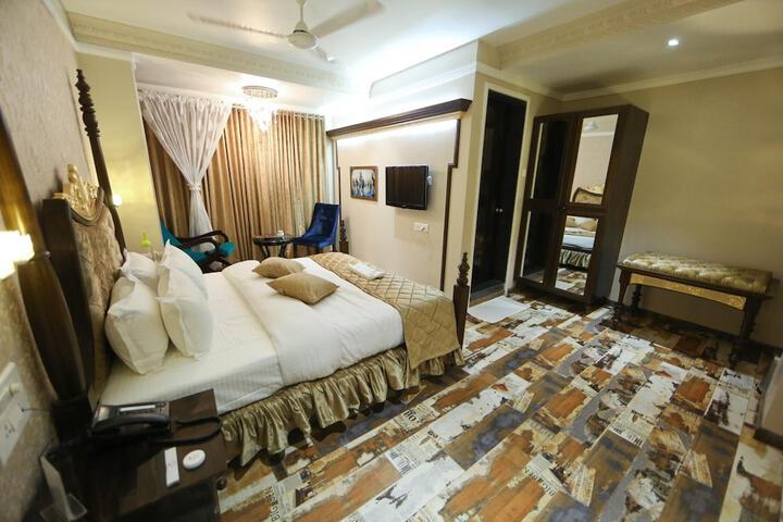 Room 14 of 31