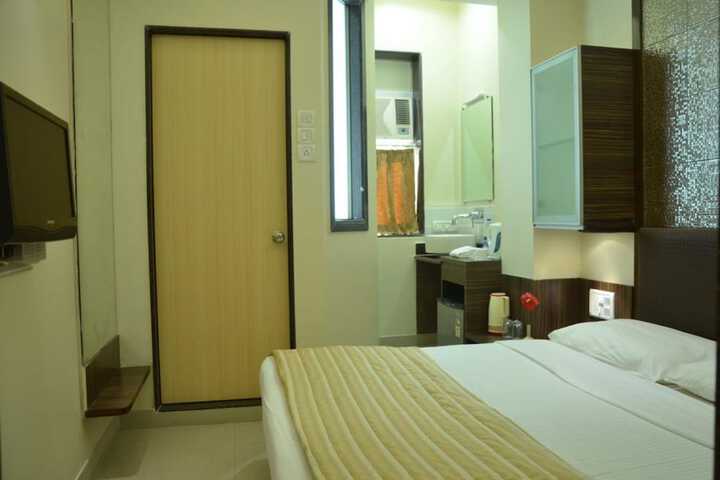 Room 6 of 34