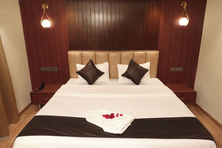 Room 8 of 14