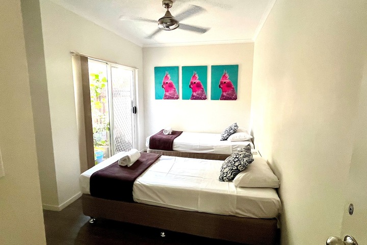 Room 5 of 91