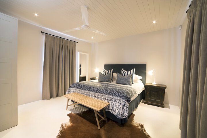 Room 6 of 23