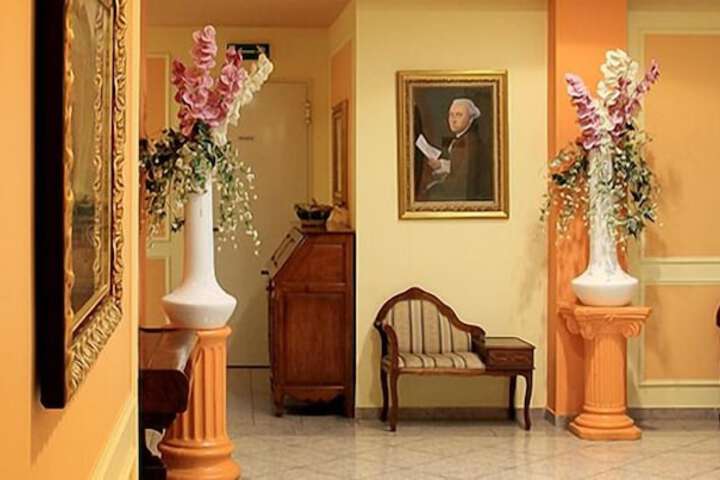 Ballroom/Hall 75 of 133