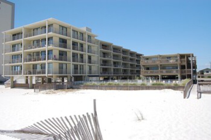 Gulf Village 413