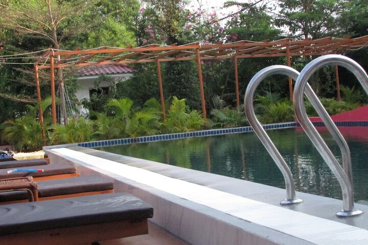Pool 25 of 48
