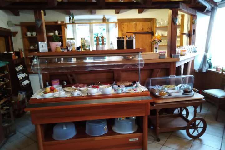Dining 36 of 56