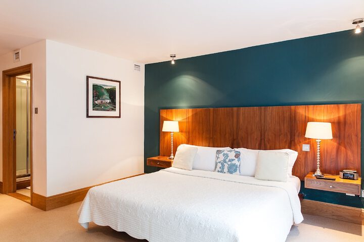 Room 26 of 100