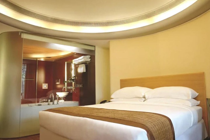 Room 30 of 84