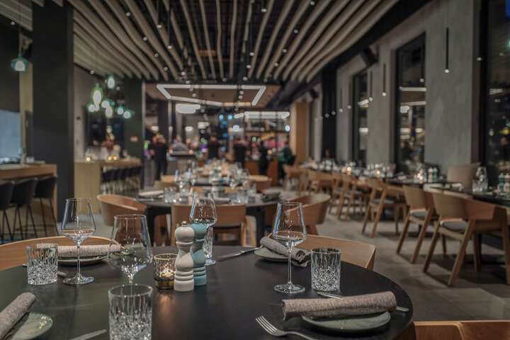 Dining 78 of 131