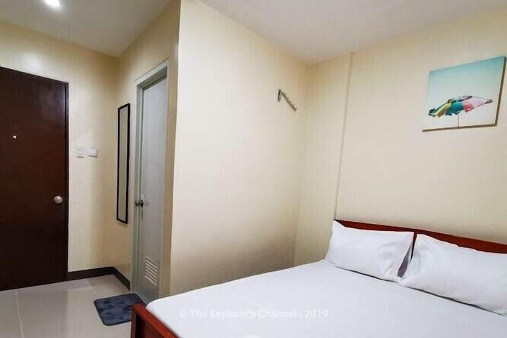 Room 11 of 32