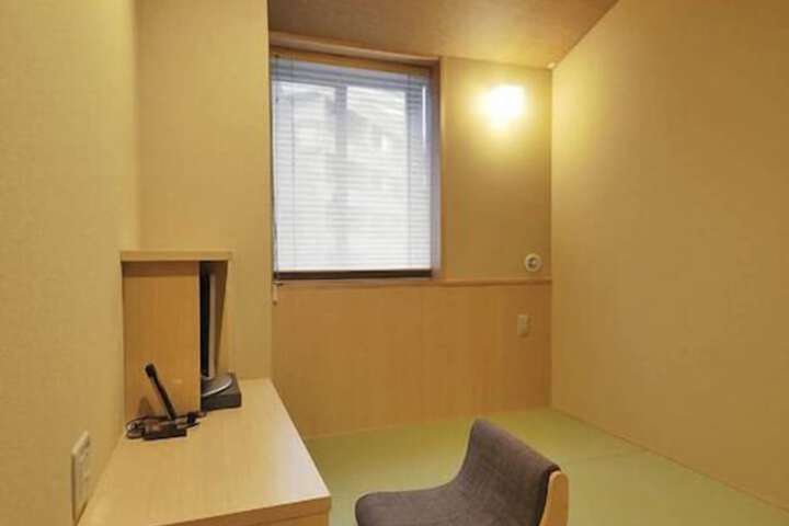 Room 25 of 51