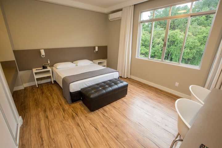 Room 10 of 72