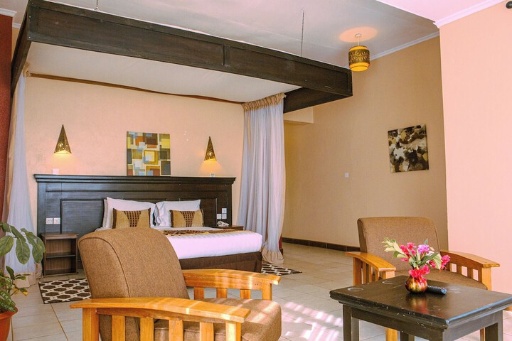 Room 3 of 37