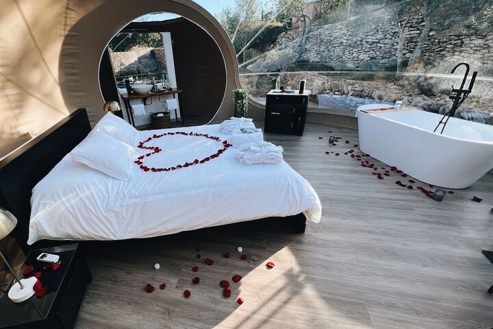 Room 2 of 45