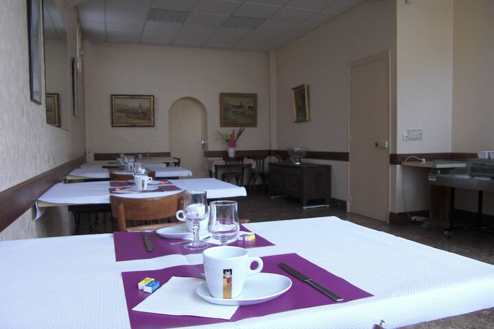 Breakfast/Coffee Service 30 of 32