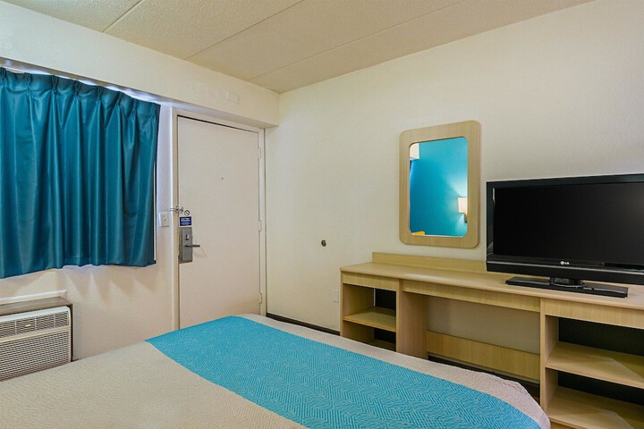 Room 11 of 47
