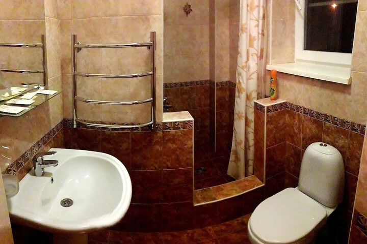 Room 28 of 34