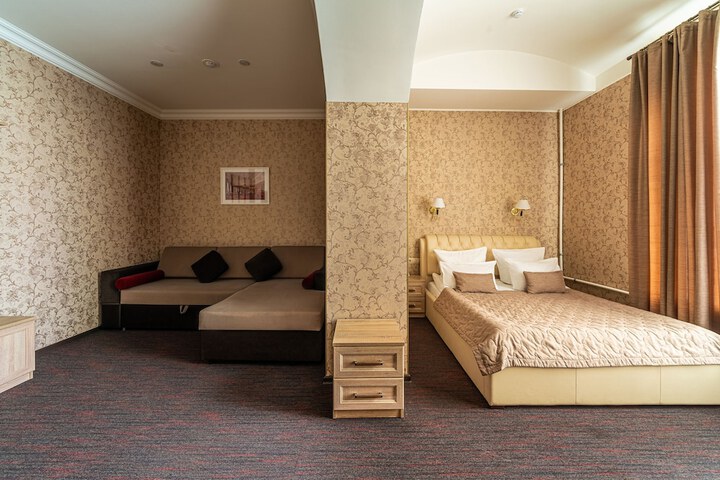 Room 17 of 52