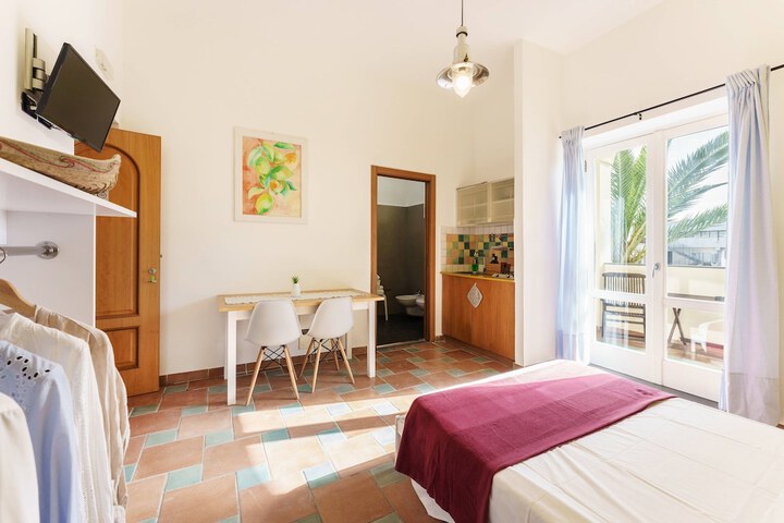 Room 10 of 75