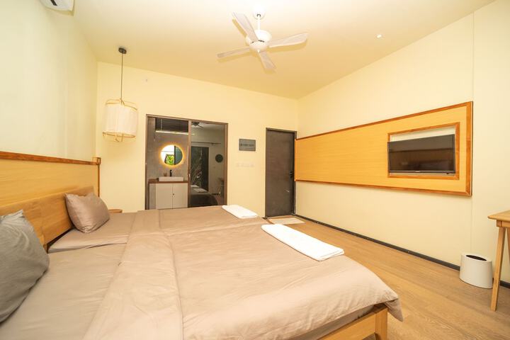 Room 30 of 105