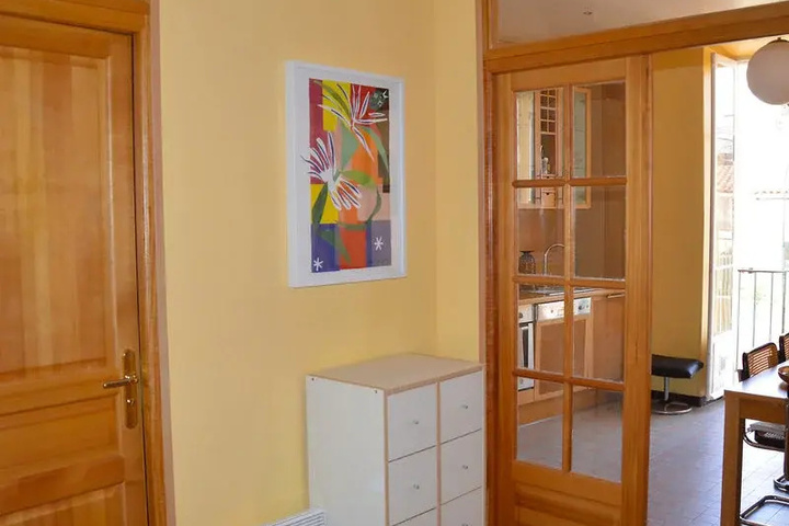 Room 3 of 8