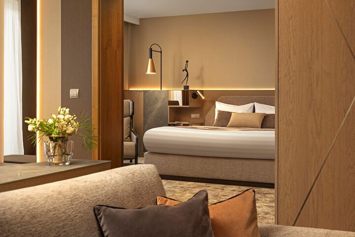 Room 15 of 60