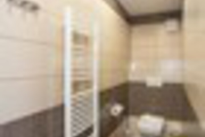 Room 68 of 75