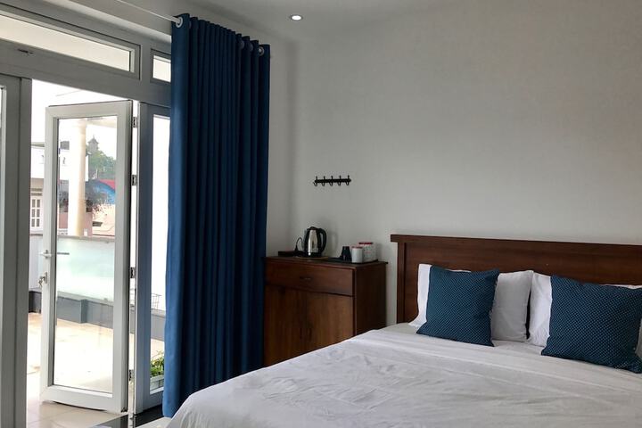 Room 7 of 26