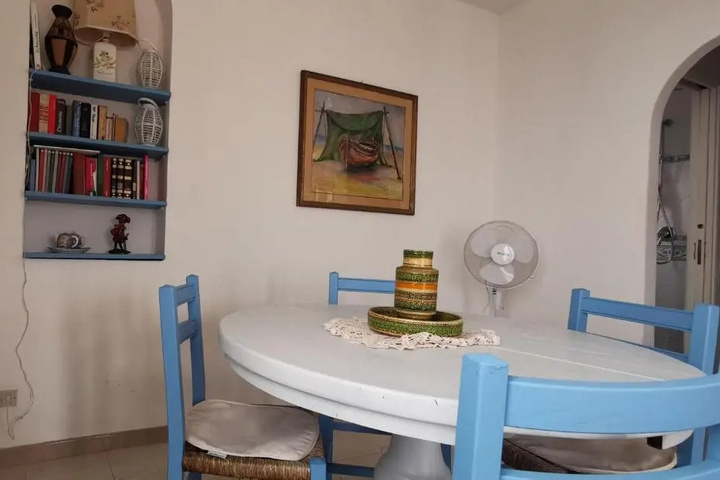 Dining 11 of 12