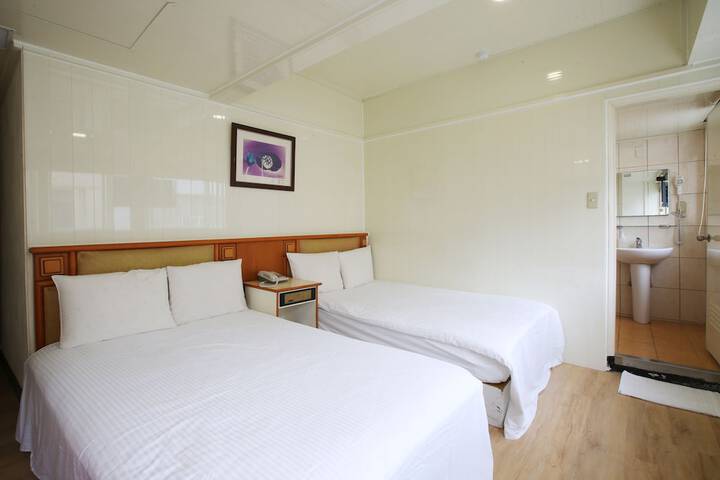 Room 11 of 41