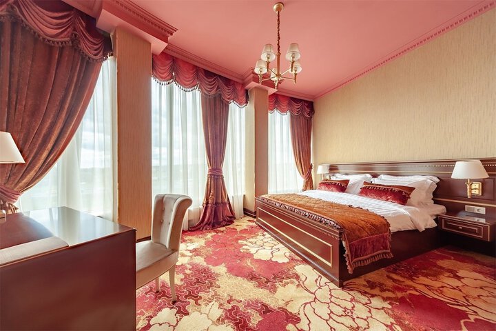 Room 26 of 40