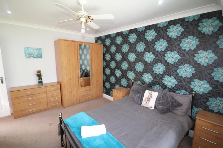Room 2 of 20
