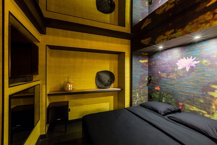 Room 6 of 6