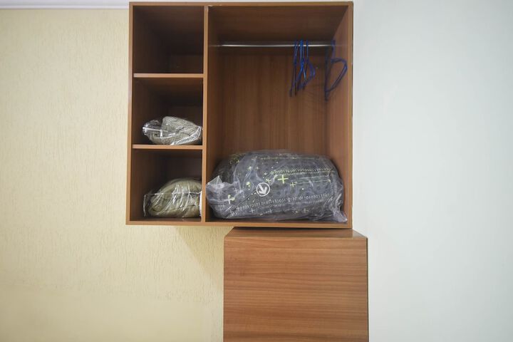 Room 9 of 38