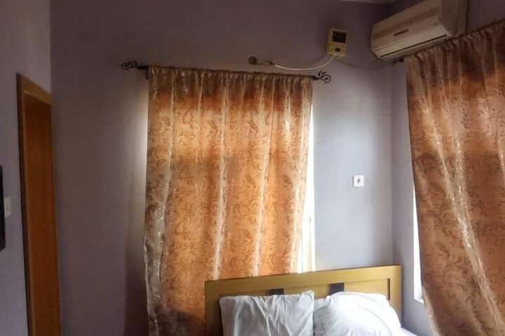 Room 3 of 8