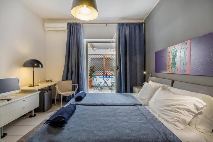 Room 17 of 40