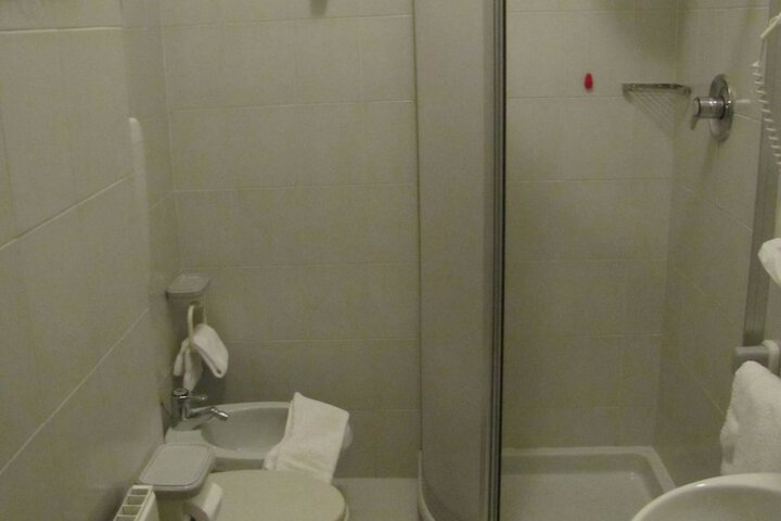 Room 48 of 60