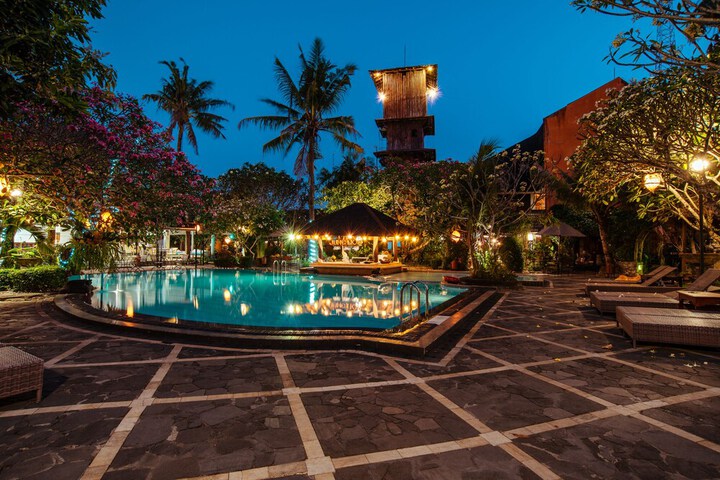 Pools & Facilities
