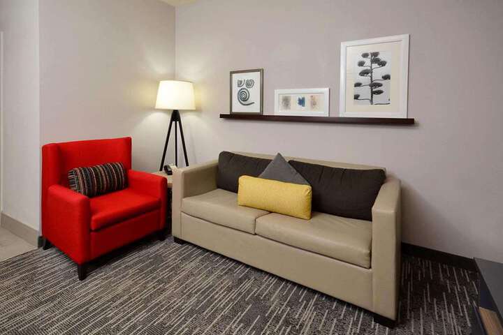 Suite 28 of 56