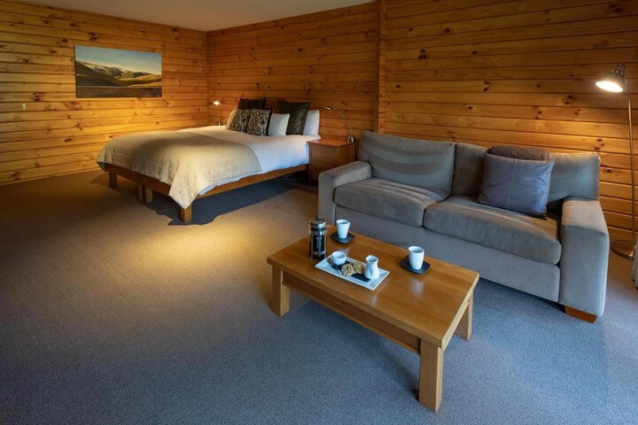 Room 10 of 37