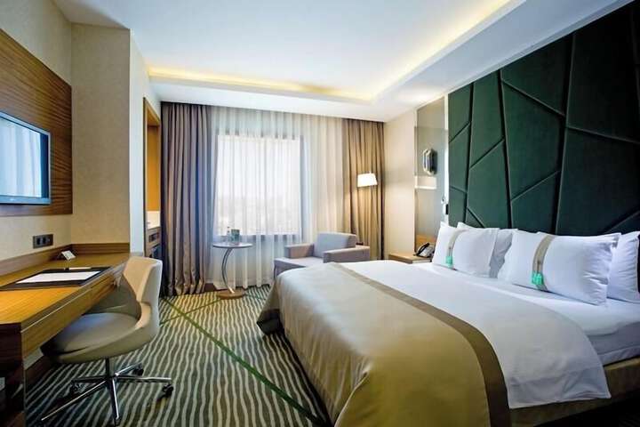 Room 7 of 30