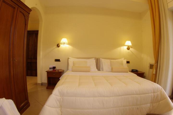 Room 20 of 110