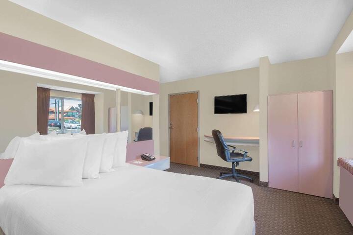 2 Double Beds (1 of 4)