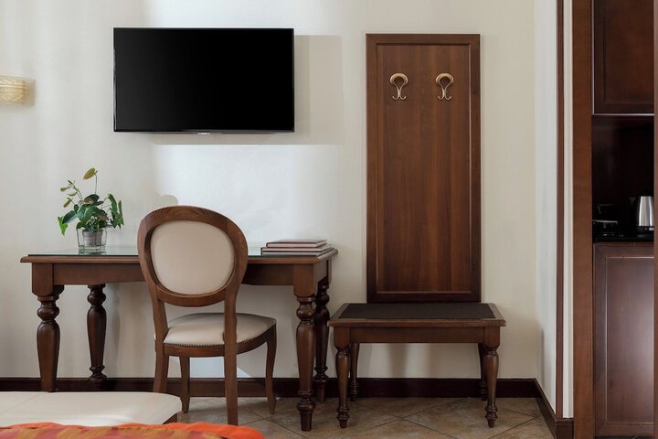 Room 10 of 55