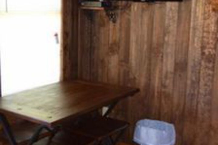 Room 85 of 148