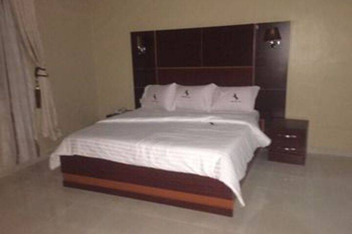 Room 8 of 41