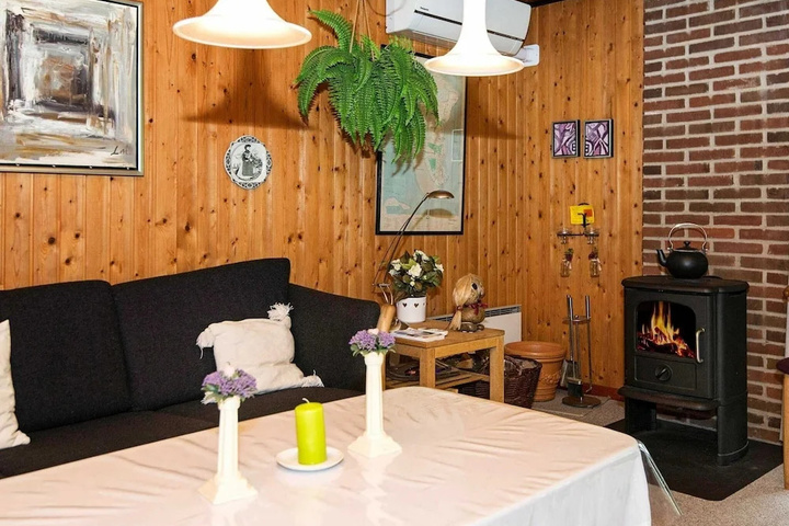 Room 2 of 15