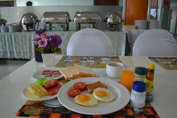 Breakfast/Coffee Service 29 of 39
